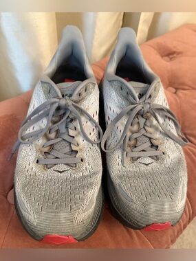 Hoka Men's Clifton Size 9.5